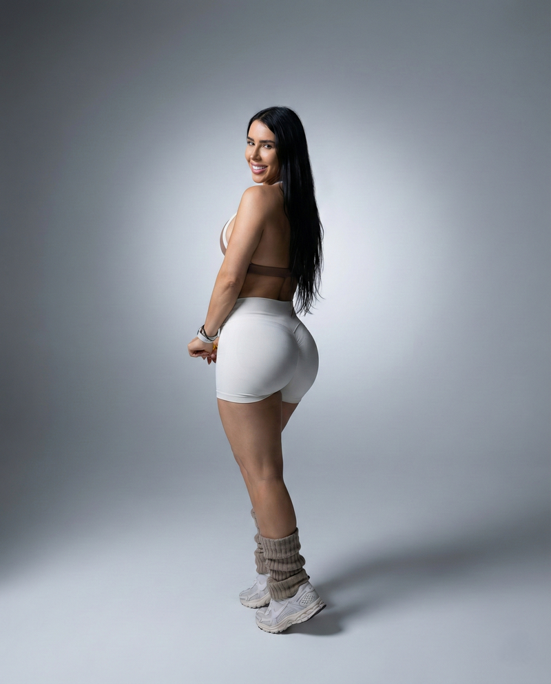 Essence Shorts – Ivory